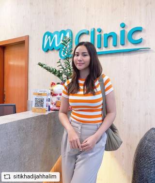 MyClinic- Your Trusted and #1 Choice
#REPOST @sitikhadijahhalim 
Thank you MyClinic for the treatment! I had a treatment that is perfect to lessen the appearance of my chubby cheek. & Cant wait for my facial. See you next month! 😇🤍

@my__clinic 
#myclinic 

Damansara Utama | Puchong | Cheras
Melawati | Mount Austin, JB | Bangi | Kelantan | Shah Alam | Sutera Utama, JB
⏰ Monday to Sunday 10.00 am - 6.30 pm